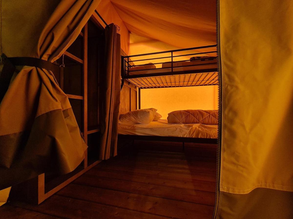 Camping A La Ferme - Hebergements Insolites Cerisy-la-Foret Ngoại thất bức ảnh