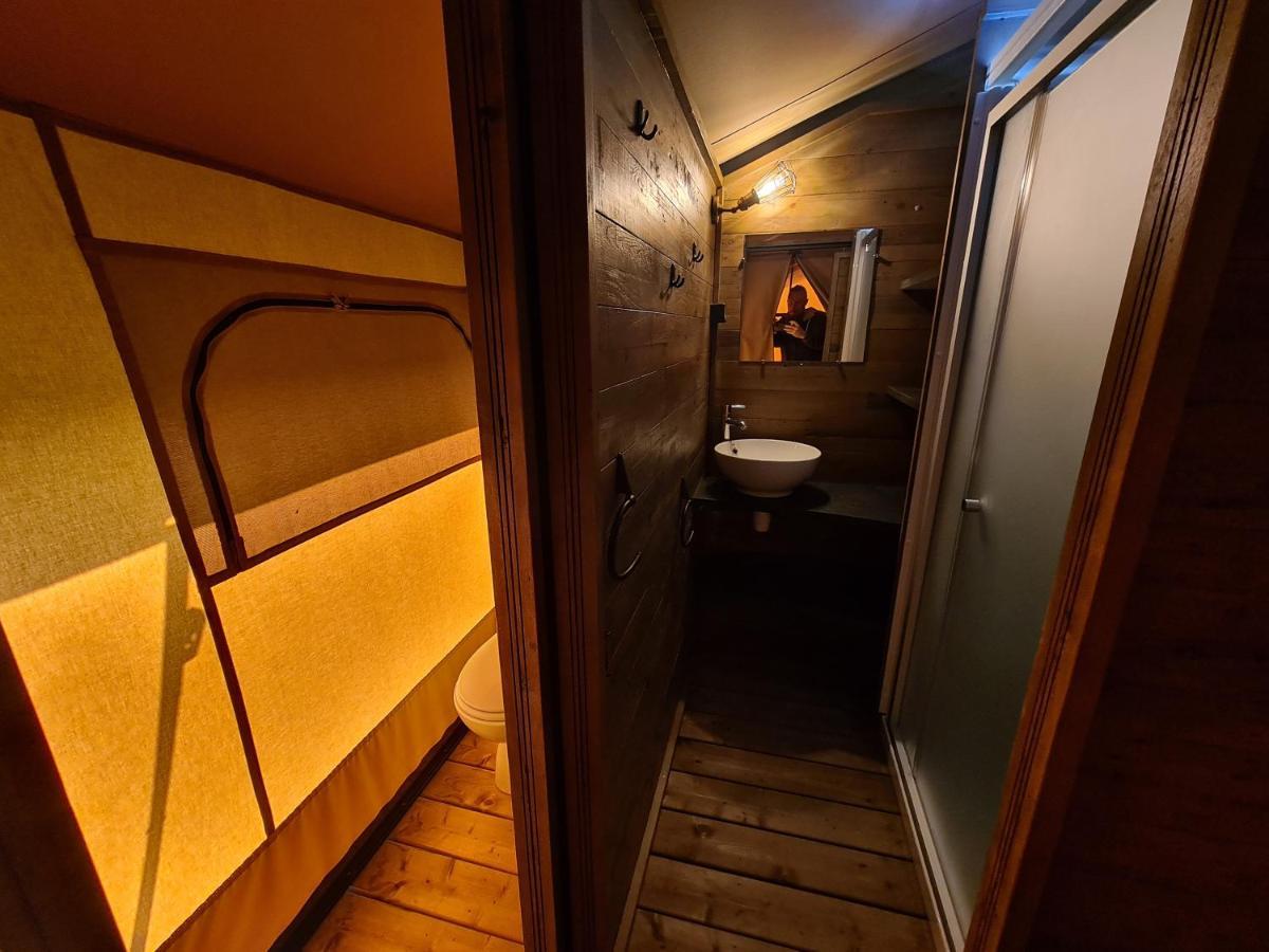 Camping A La Ferme - Hebergements Insolites Cerisy-la-Foret Ngoại thất bức ảnh