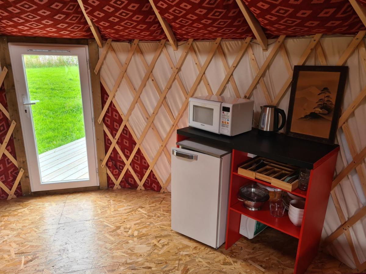 Camping A La Ferme - Hebergements Insolites Cerisy-la-Foret Ngoại thất bức ảnh