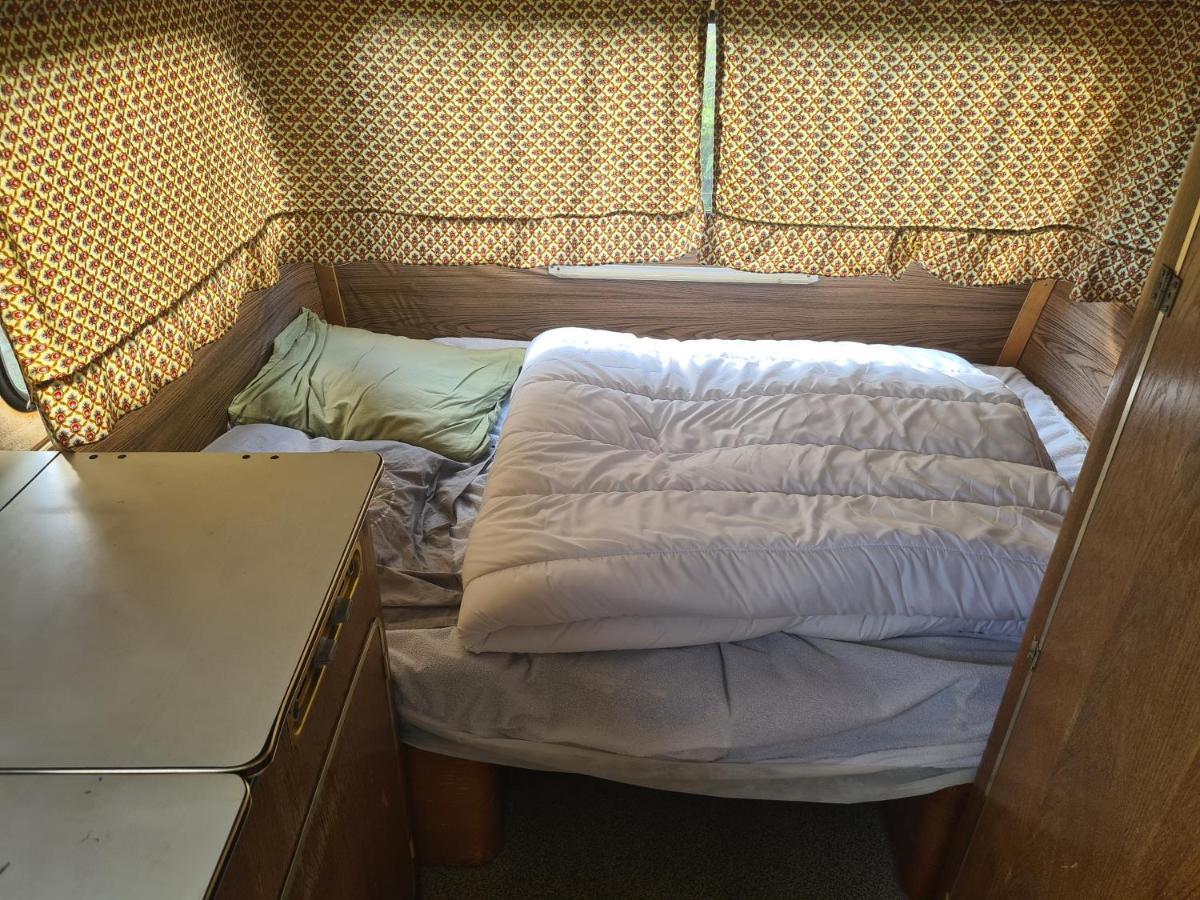 Camping A La Ferme - Hebergements Insolites Cerisy-la-Foret Ngoại thất bức ảnh