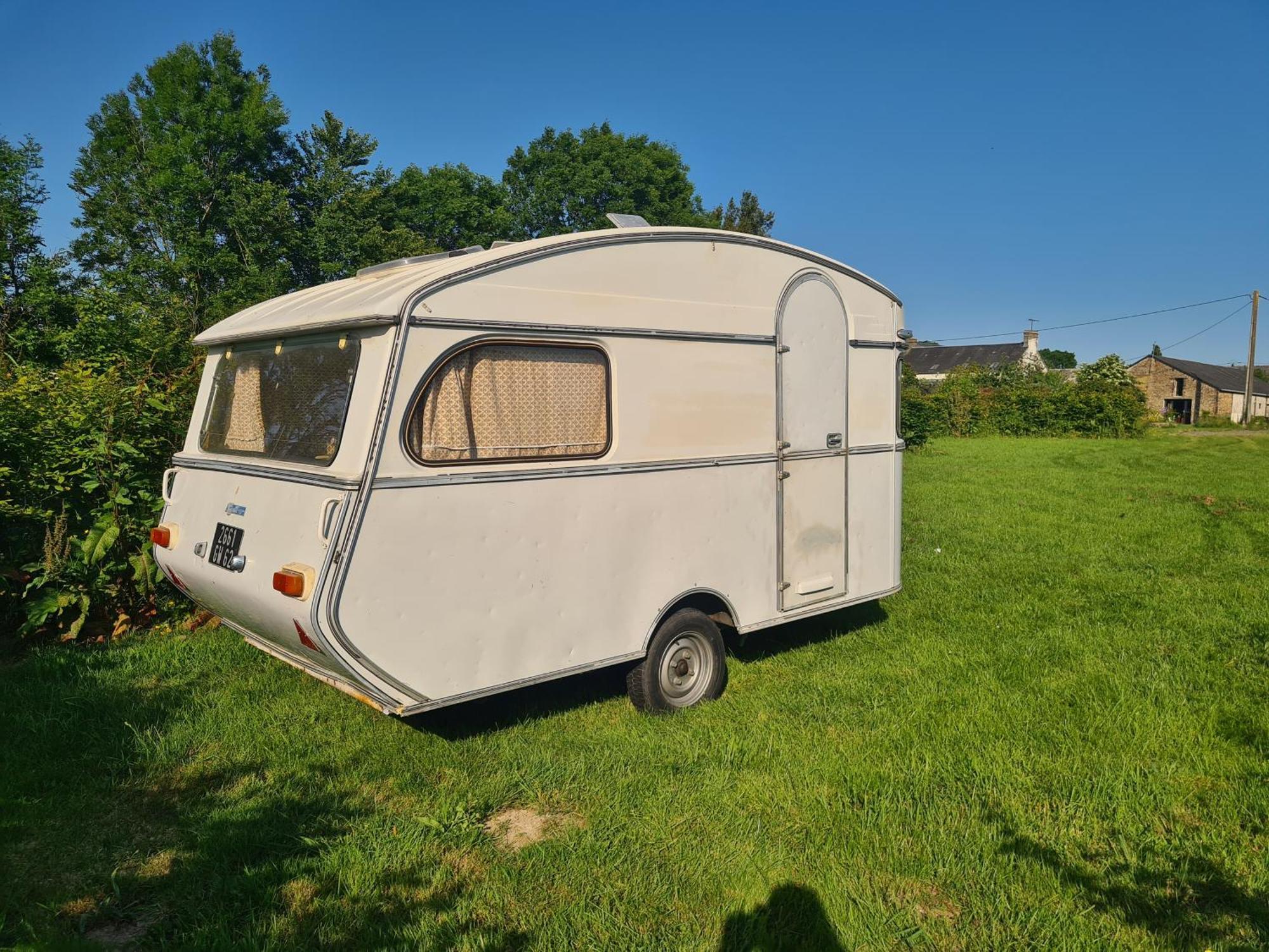Camping A La Ferme - Hebergements Insolites Cerisy-la-Foret Ngoại thất bức ảnh