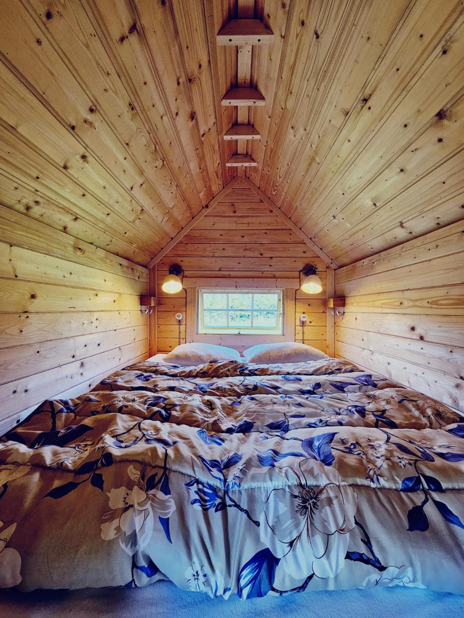 Camping A La Ferme - Hebergements Insolites Cerisy-la-Foret Ngoại thất bức ảnh