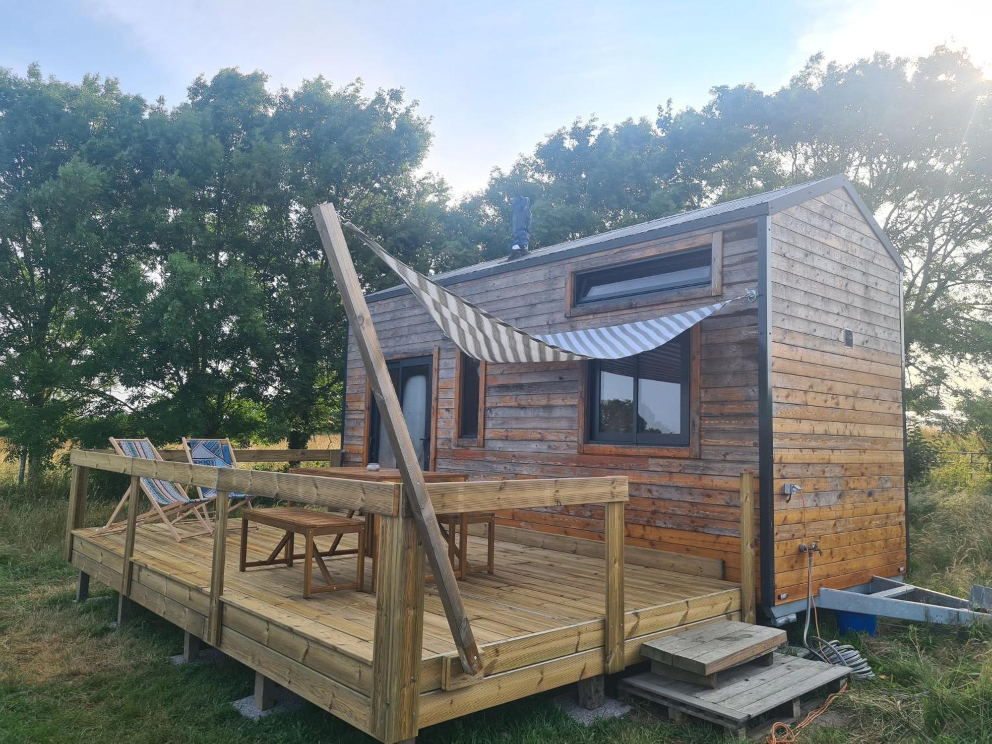 Camping A La Ferme - Hebergements Insolites Cerisy-la-Foret Ngoại thất bức ảnh