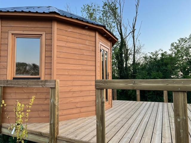 Camping A La Ferme - Hebergements Insolites Cerisy-la-Foret Ngoại thất bức ảnh